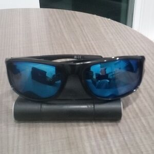 Polarized sunglasses black frame and blue lenses